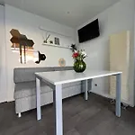 Regina Villa *