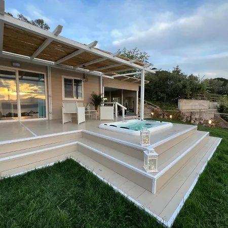 Regina Villa *
